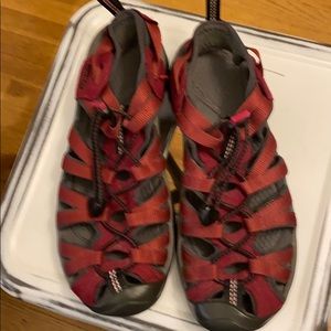 Keen raspberry/red sandals